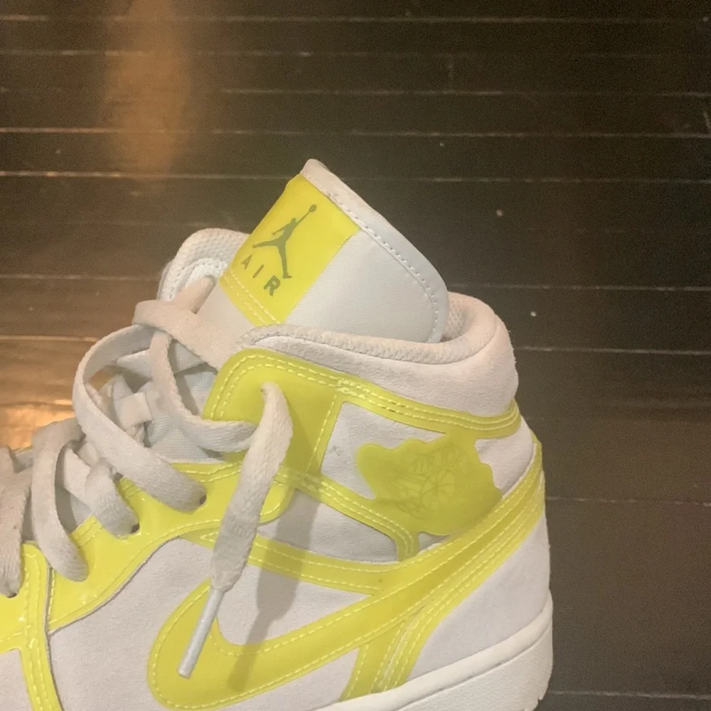 COPY - WMNS Air Jordan 1 Mid LX - Picture 5 of 5